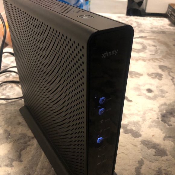 Xfinity Arris TG1682G Dual Band Wireless 802.11ac Cable Modem Router w/ Cord - Picture 5 of 16